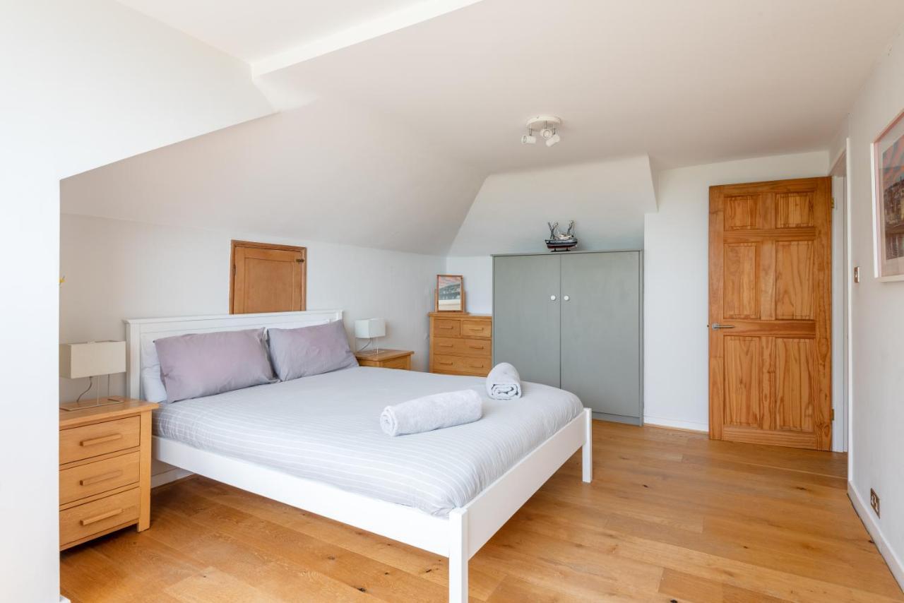 Manacles - Spacious Flat Near Beach With Sea Views & Parking Falmouth Ngoại thất bức ảnh